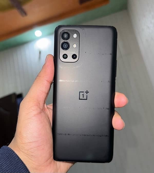 Oneplus 9R 8 gb 128 gb With original 80 watt Charger 6