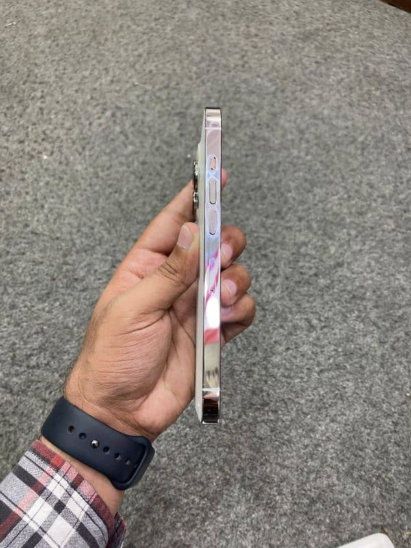 IPhone 13 Pro 256GB Non PTA 3