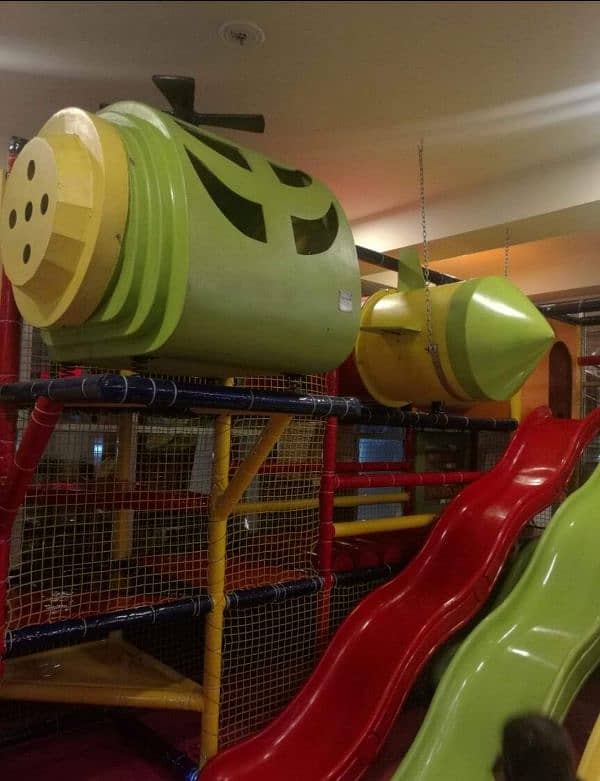 trampoline  jumping  rides  soft play area 11