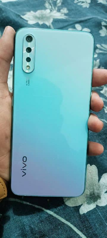 VIVO S1 4