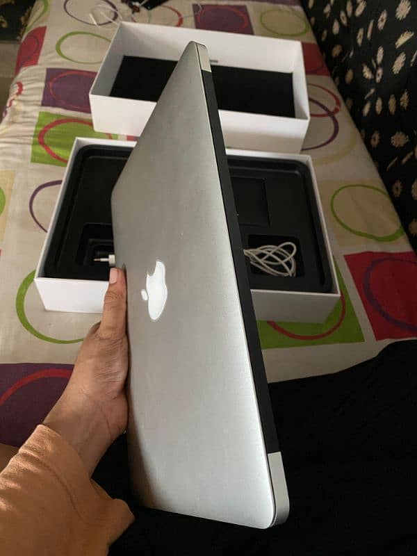 MacBook air 2017 with compete box 128gb. 2