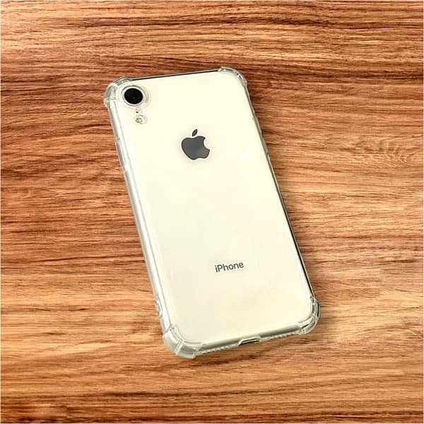 Apple iPhone XR 64 GB 84% Battery Health White FU Factory Unlocked 0