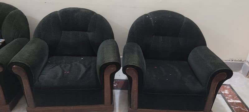 selling sofa set 1