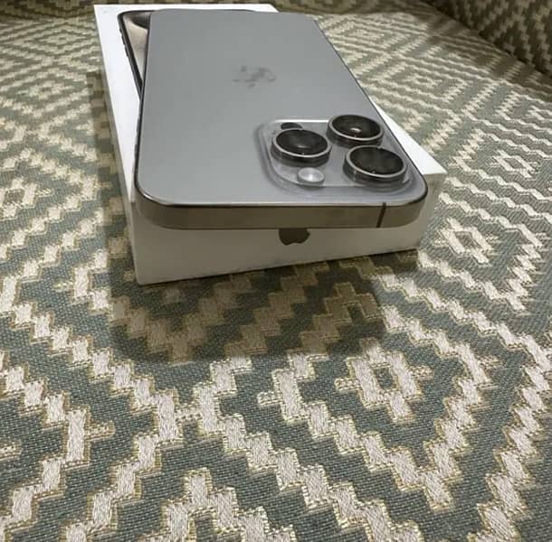 Iphone 15 pro max non pta factory unlocked waterpacked set gurrented 5