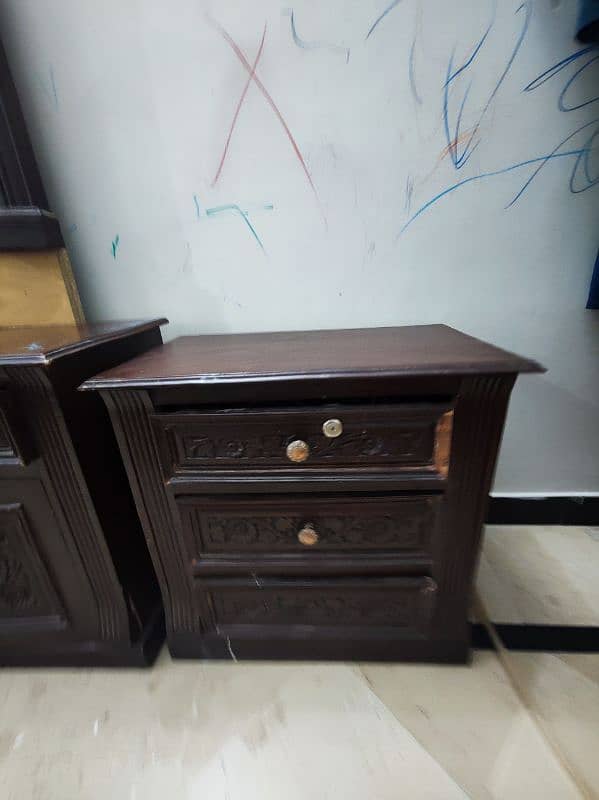 Dressing table+ side tables 3