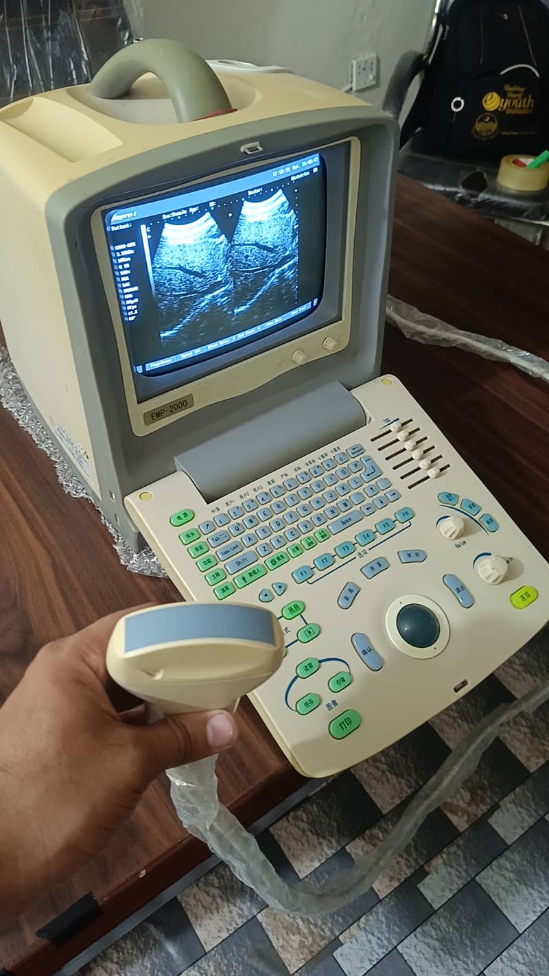 Ultrasound Machine 15