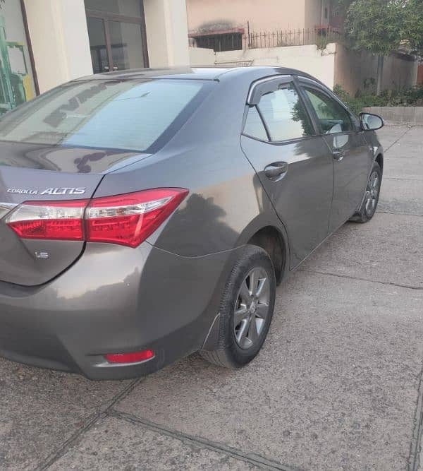 Toyota Corolla Altis 2016 3