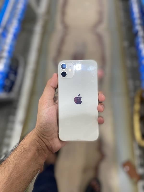 iPhone 11 non pta factory unlock 64 gb 10/10 1