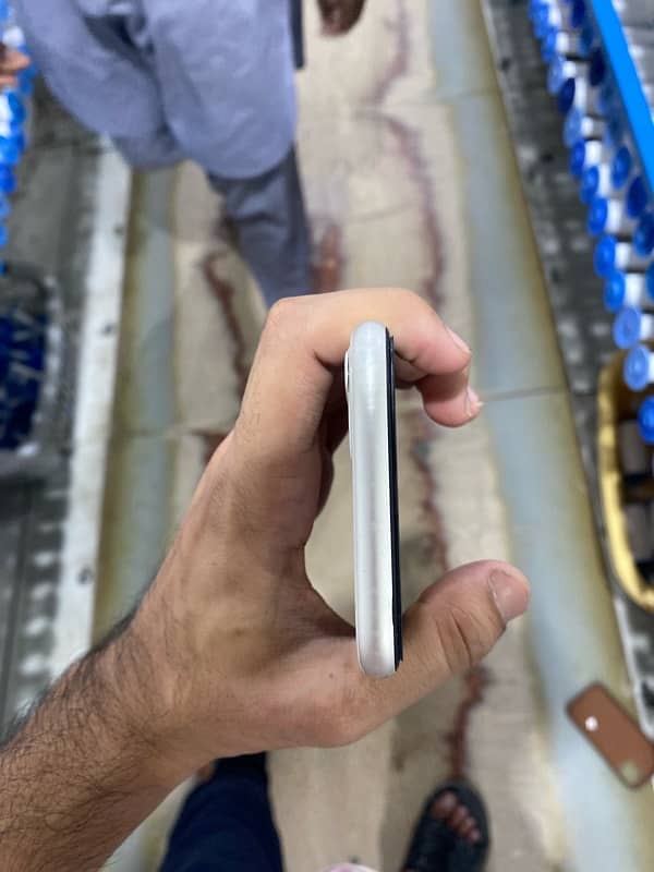 iPhone 11 non pta factory unlock 64 gb 10/10 3