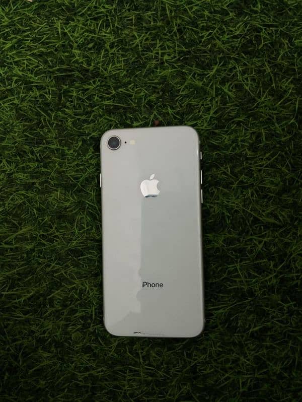 Iphone 8 (read description) 0