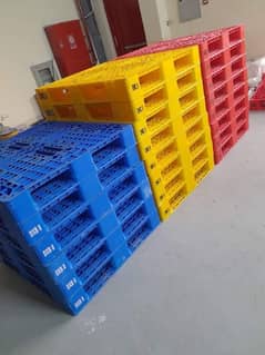 Plastic Pallets | New & used pallets | Industrial Storage Pallet stock