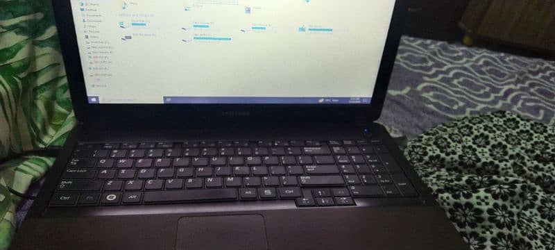 samsung i3 laptop 1