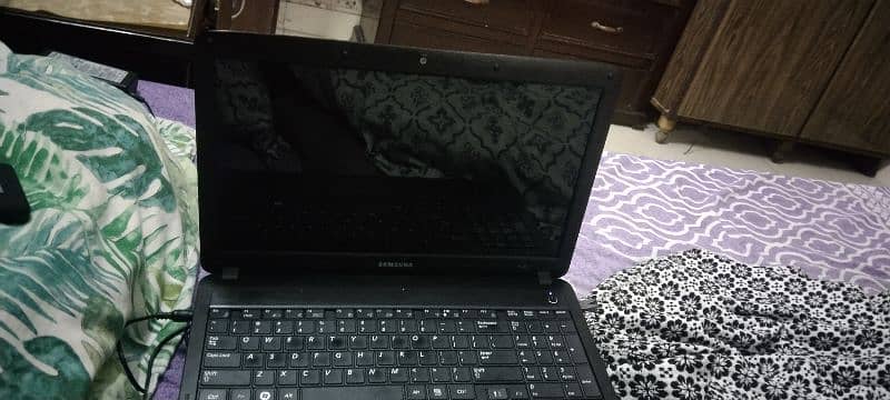 samsung i3 laptop 3