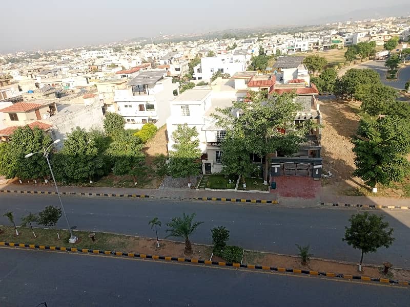 1 KANAL UPPER PORTION FOR RENT WITH SEPARATE GATE FOR RENT IN F-17 ISB 46