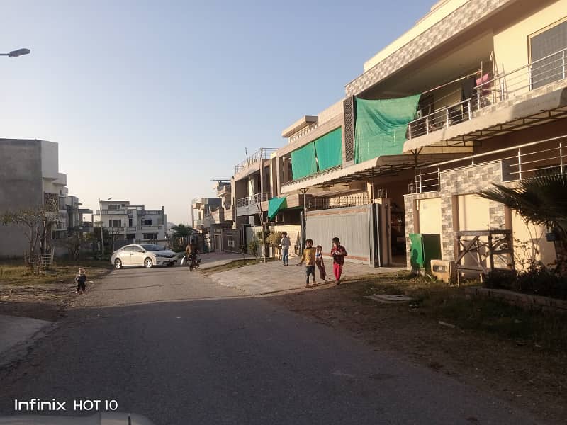 14 Marla (40x80) Triple Storey House For Sale in Block D Sector D-17 Islamabad 1