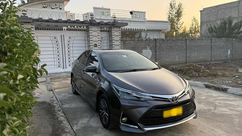 Toyota Altis Grande 2017 1