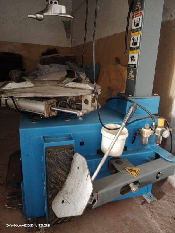 Tyre Changer Machine 1