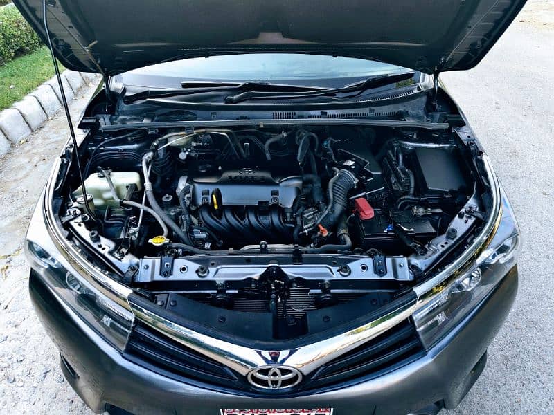 TOYOTA COROLLA GLI 1.3cc AUTO, MODEL 2017, ORIGINAL GUN METALLIC COLOR 7