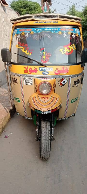 Tez raftaar cng rikshaw 7