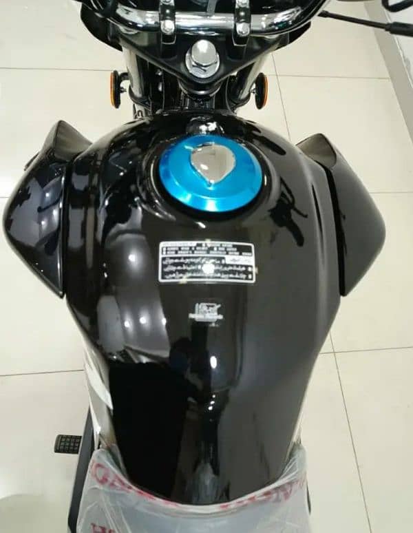 HONDA CB 150 SHOWROOM CONDITION FOR SALE 4