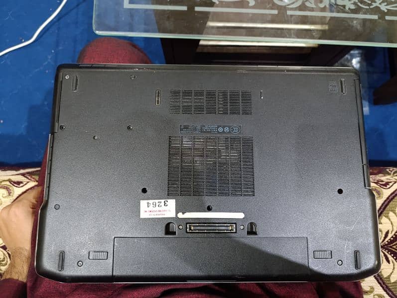 Dell Latitude E6520 3