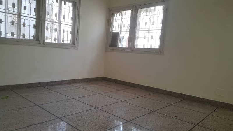 DEMOLISHED HOUSE FOR SALE AT PRIME LOCATION OF NORTH NAZIMABAD 4