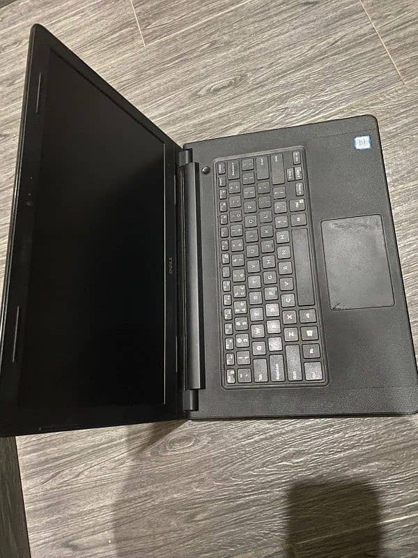 Dell i7 8GB256GB ssd 4