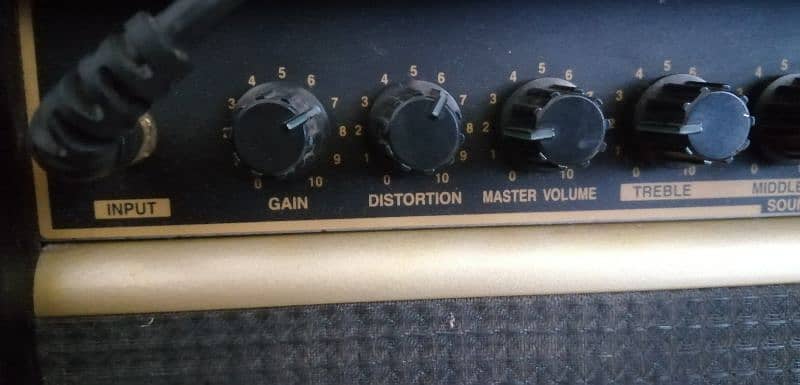 Wilton TA-2500 amplifier. distortion and gain built in 3