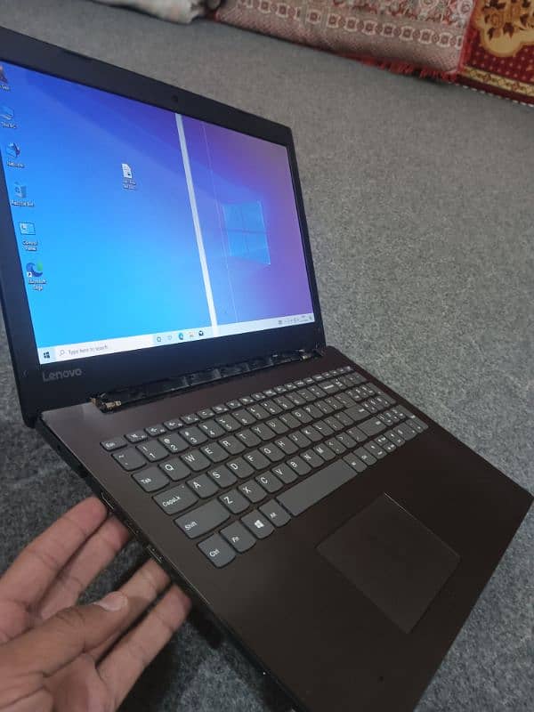 Lenovo Core i3 8th generation 12Gb ram 500gb hard,line in screen 6