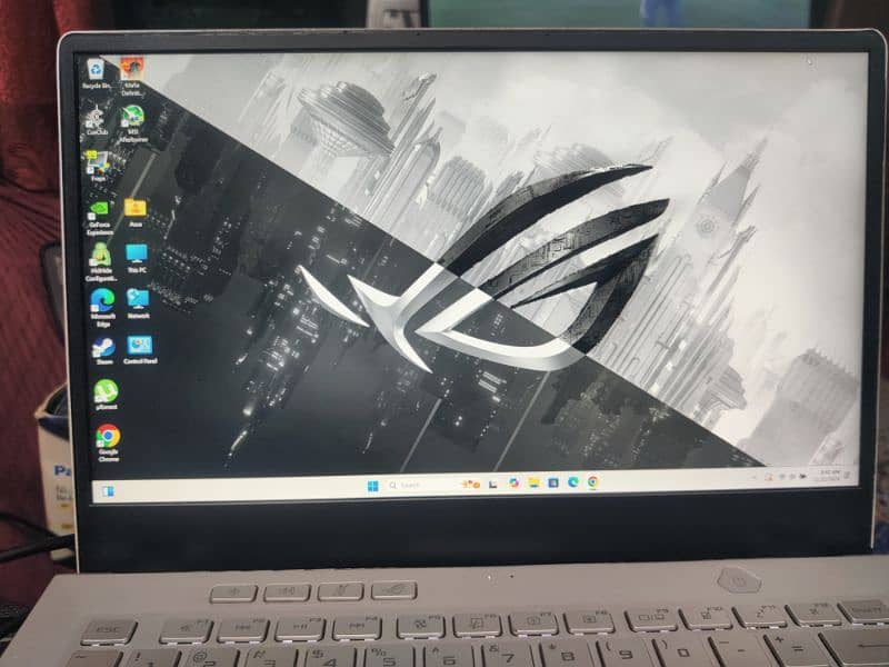 Asus ROG zephyrus G14 Ryzen 9 4900HS 8