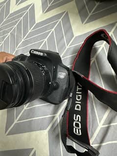 canon 700 D just like a new. very less use with 3 lenses