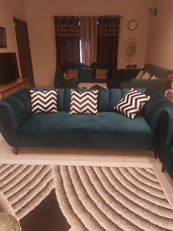 6 Seater Sofa (Beand New) 0