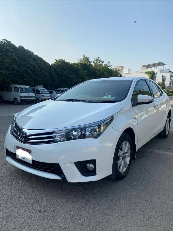 Toyota Corolla Altis 1.8 super White 2