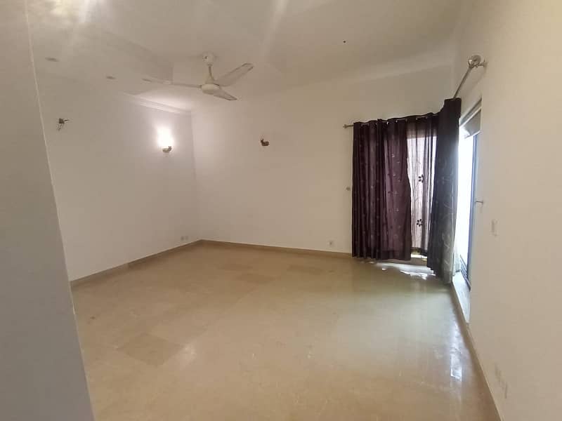 1 Kanal Upper Portion For Rent In Phase 4 Block DD 4