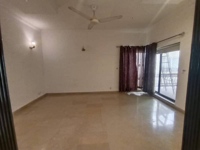 1 Kanal Upper Portion For Rent In Phase 4 Block DD 8