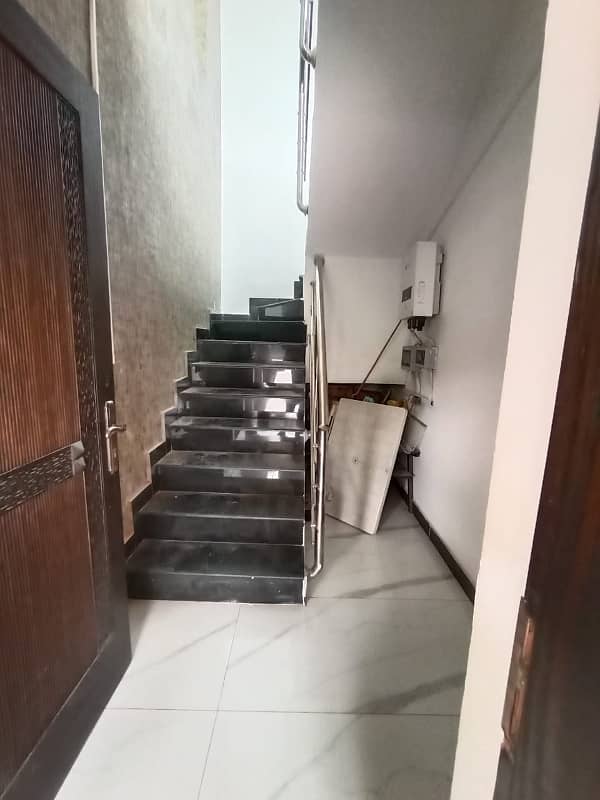 1 Kanal Upper Portion For Rent In Phase 4 Block DD 9