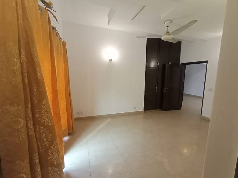 1 Kanal Upper Portion For Rent In Phase 4 Block DD 13