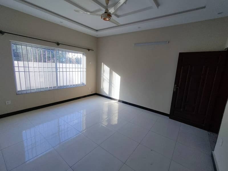 Book A 1 Kanal House In F-15 19