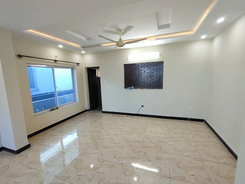 Book A 1 Kanal House In F-15 31