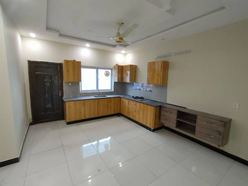 Book A 1 Kanal House In F-15 37