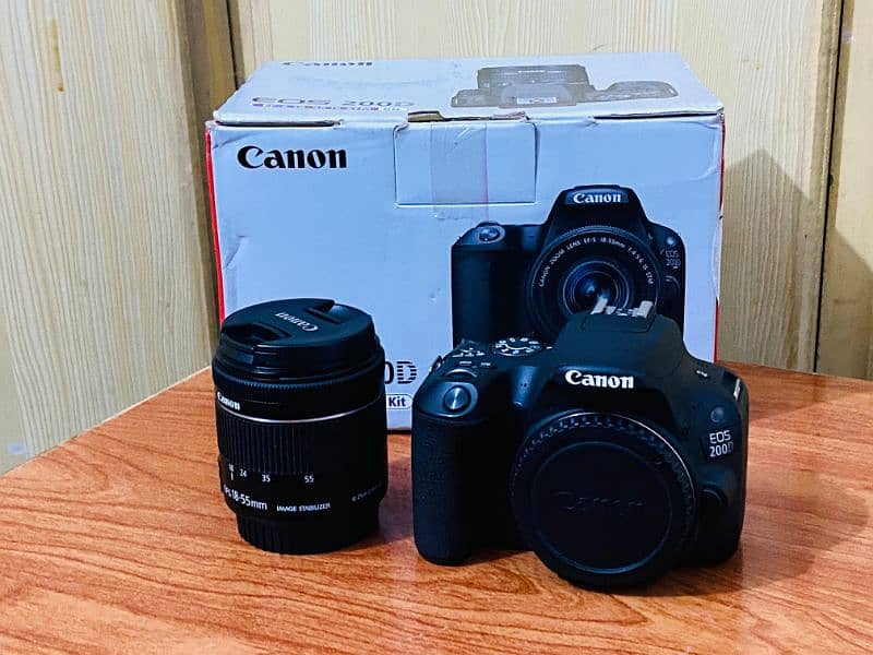 Canon 200D in prestige condition 1