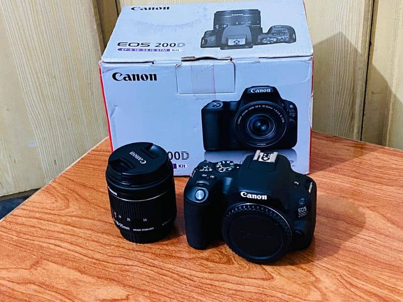 Canon 200D in prestige condition 5