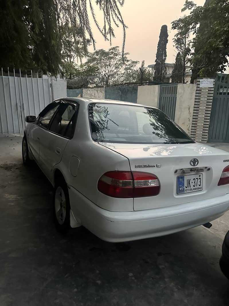 Toyota Corolla XE 1998 3