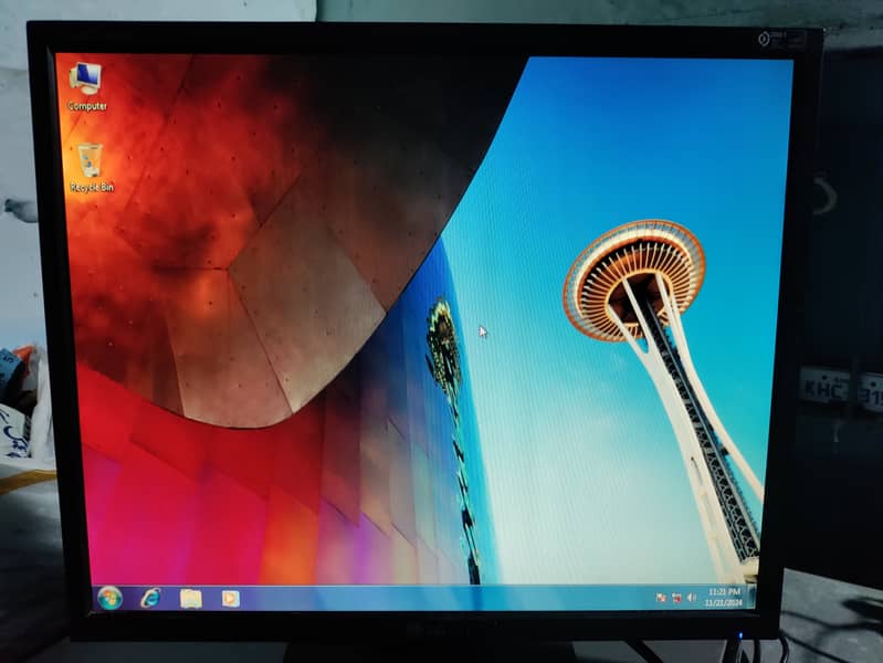 excellent COLOR BIG DISPLAY MONITOR SCREEN 19 INCH 03122810637 0