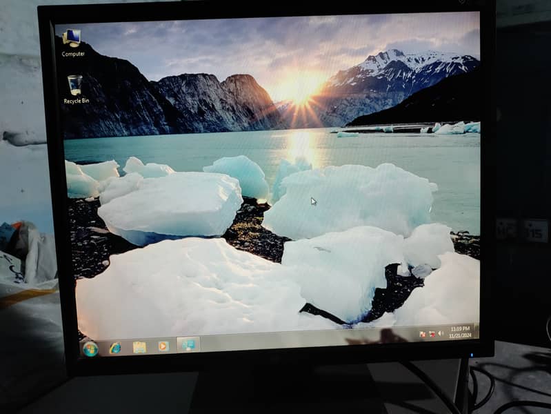 excellent COLOR BIG DISPLAY MONITOR SCREEN 19 INCH 03122810637 7