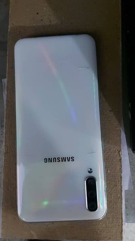 SAMSUNG A50 for urgent  Sale 0