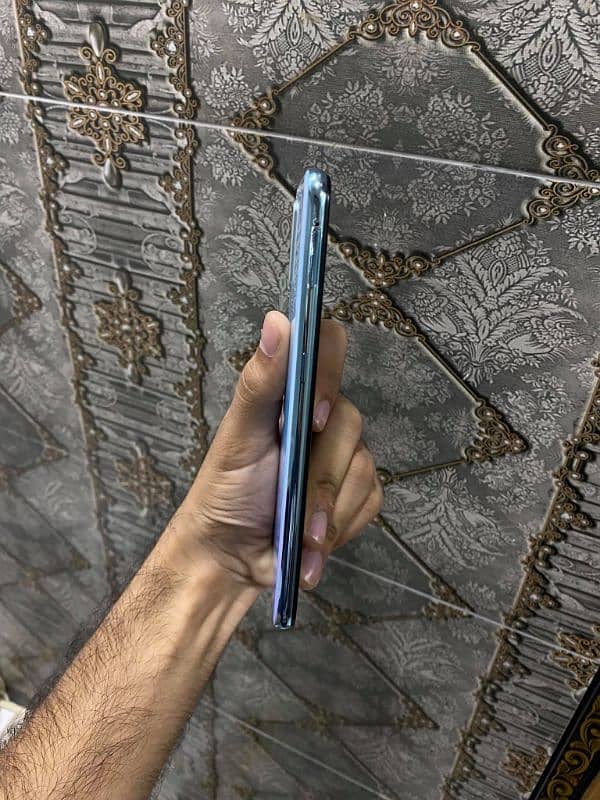 vivo s1 what's app 03230915322 2