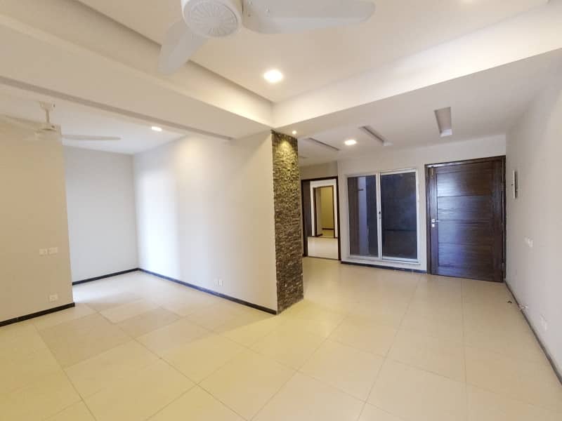 3 Bed Dam Facing Luxury Apartment Available. For Rent In Pine Heights D-17 Islamabad. 1