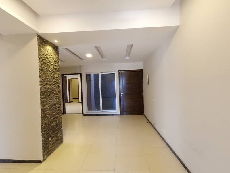 3 Bed Dam Facing Luxury Apartment Available. For Rent In Pine Heights D-17 Islamabad. 19