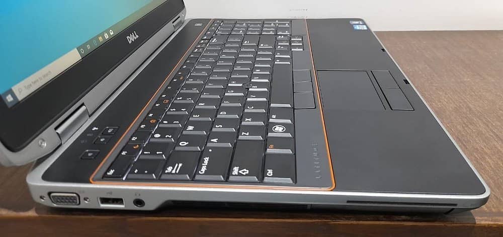 Dell Latitude 6520 core i5 2nd gen 15.6 inch (1080 FHD Resolution) 2